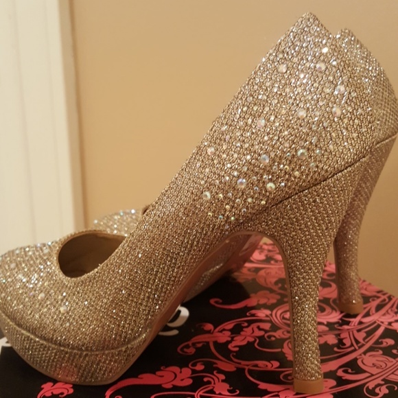 Shoes Heels - Picture 3 of 5